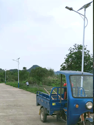 廣東省清遠市英德市新農(nóng)村太陽能路燈