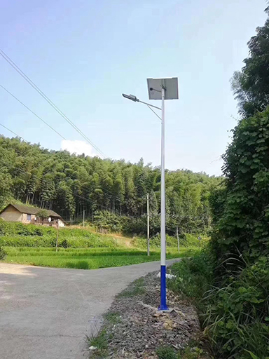 照亮了，廣西全州縣才灣鎮(zhèn)南德太陽能路燈